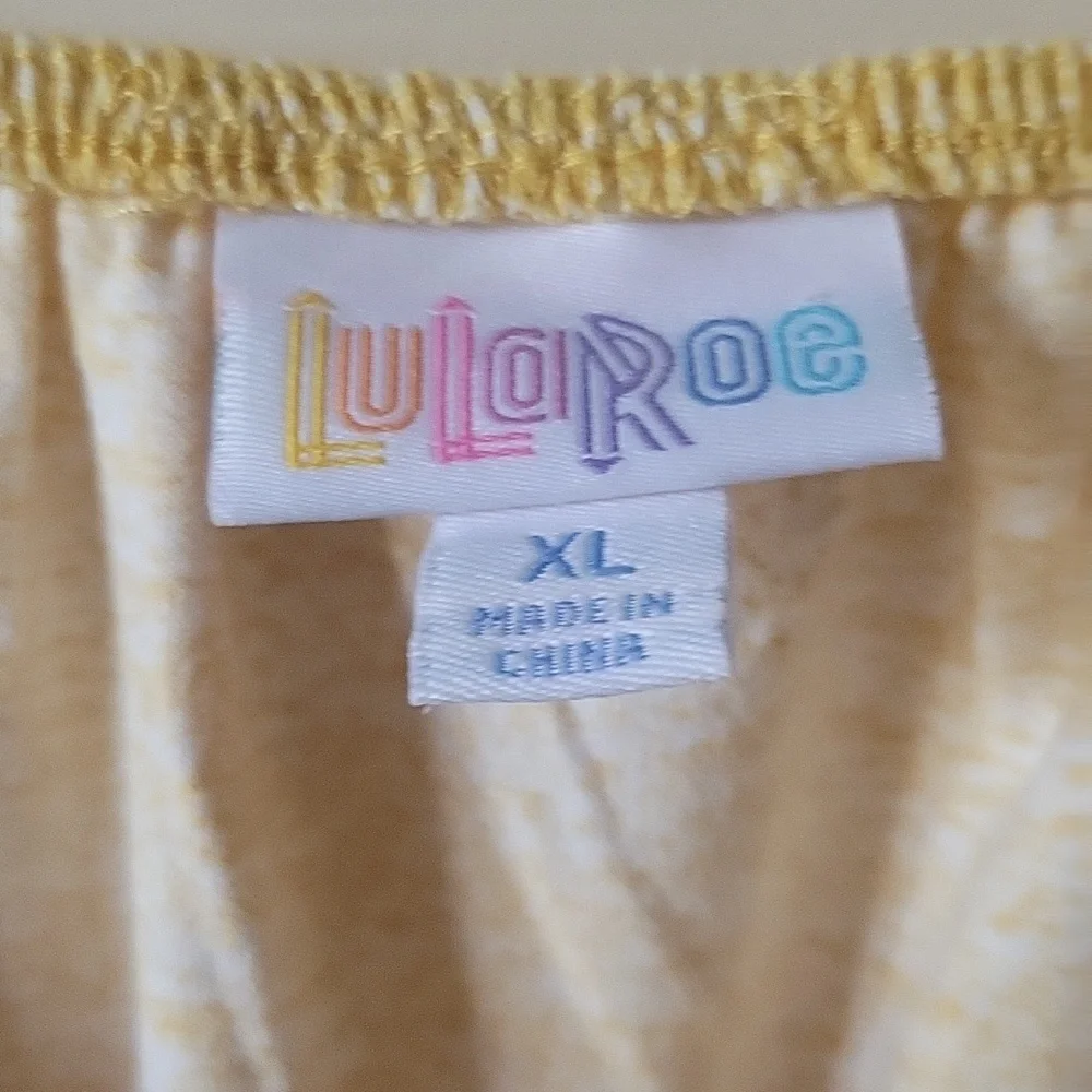 Lularoe top - Picture 2 of 4
